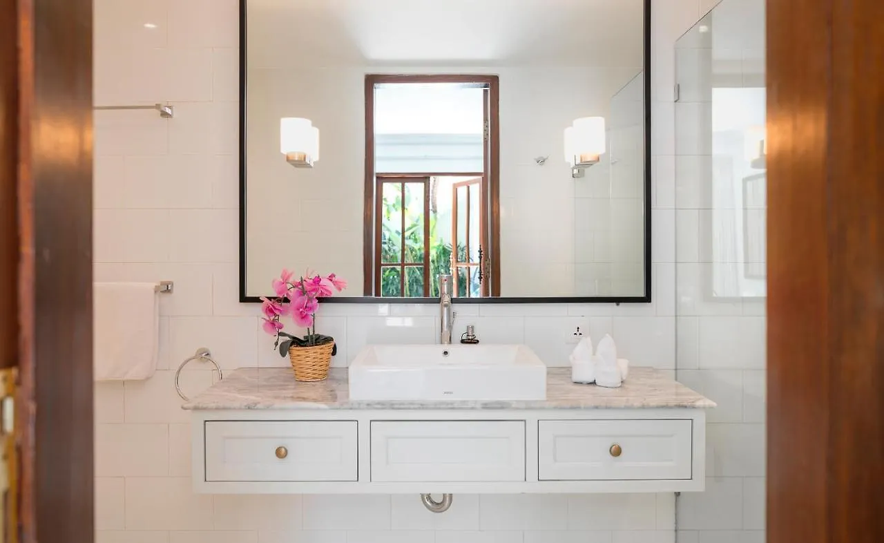 Villa Merah Seminyak